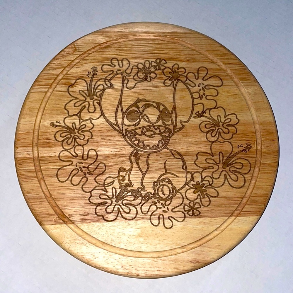 NEW STITCH DISNEY 10 inch round serving cutting board